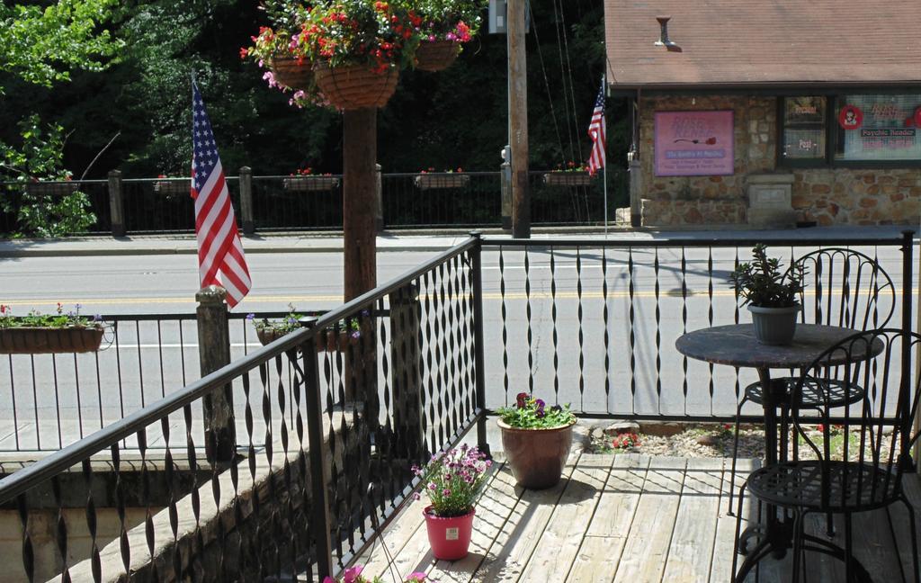 Terrace Inn On The Water Gatlinburg Exterior foto